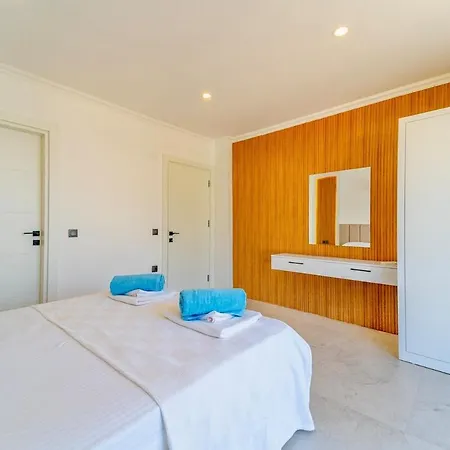 With A Pool And Sea View In Kalkan 2 Апартаменты